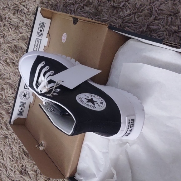 Converse - Picture 3 of 6